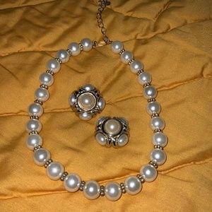 Set Pearls Necklaces & Clip-on Earrings